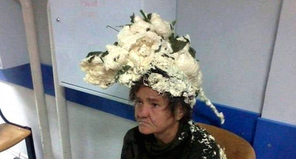 elle-confond-mousse-cheveux-mousse-isolante-3