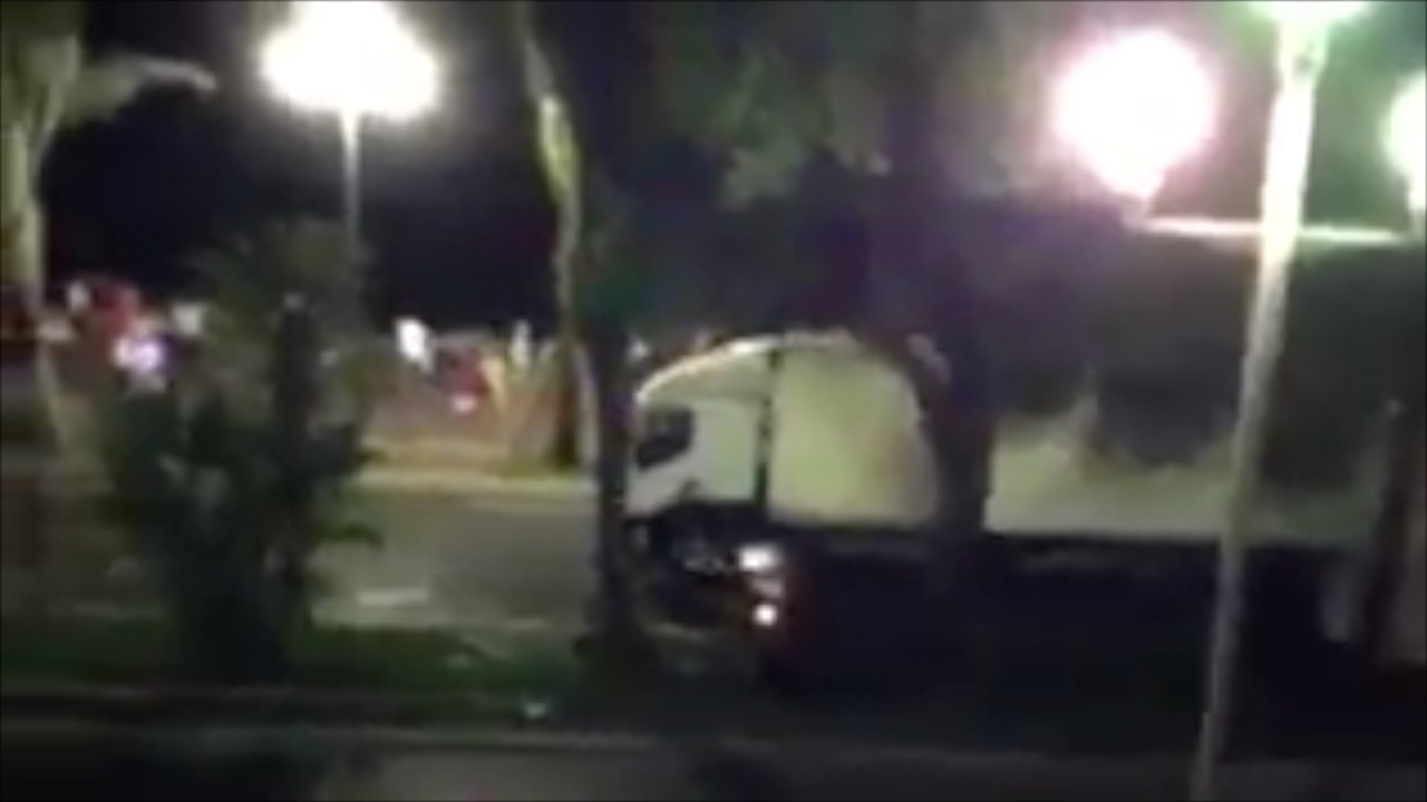 camion-fonce-foule-nice