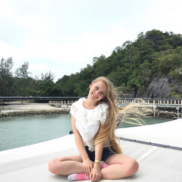 oksana-neveselaya-12