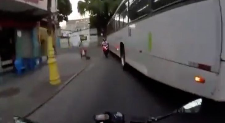 motard-double-bus
