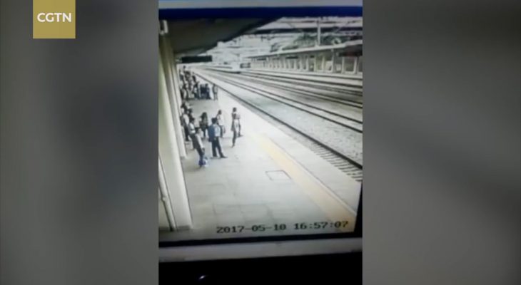 homme-sauve-etudiante-suicide